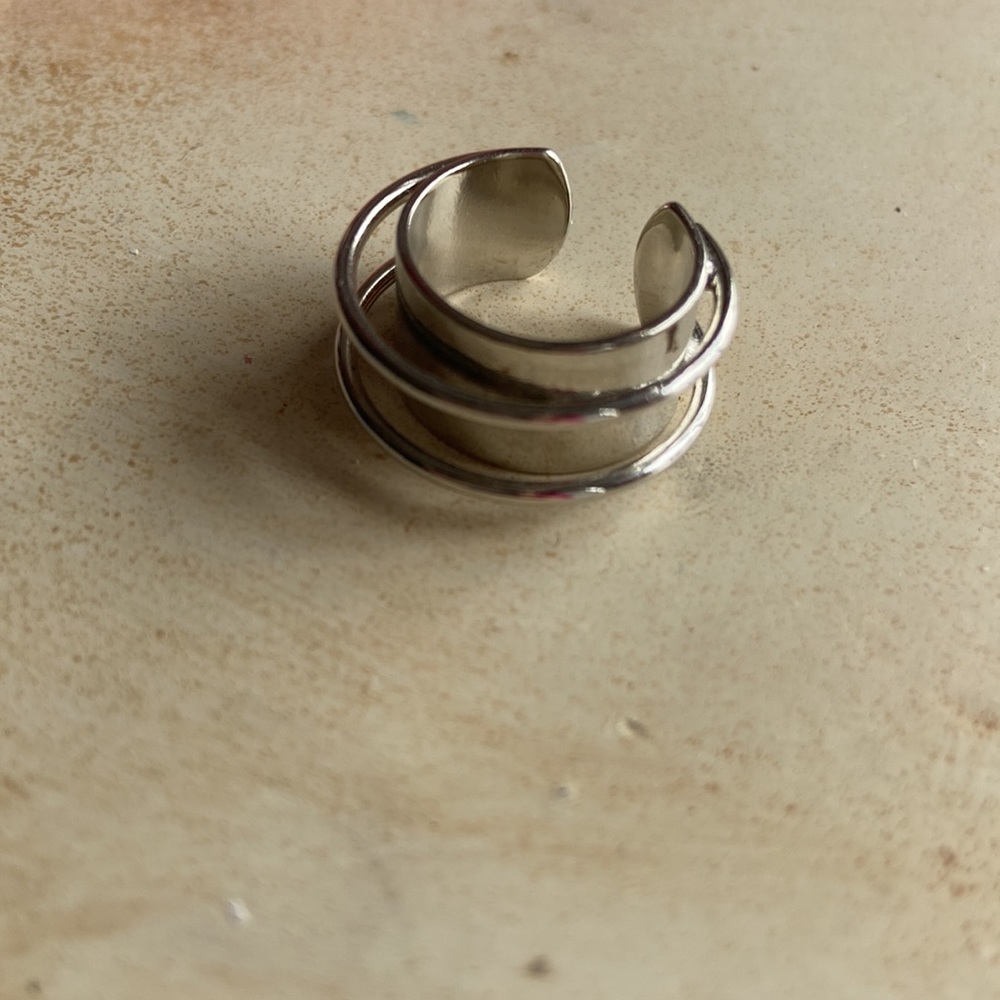Silver Modern Design Ring - Picture 3 of 6